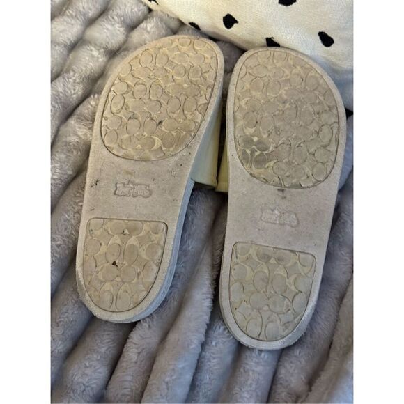 Size 9 coach white signature logo slides pool sport - Picture 3 of 5